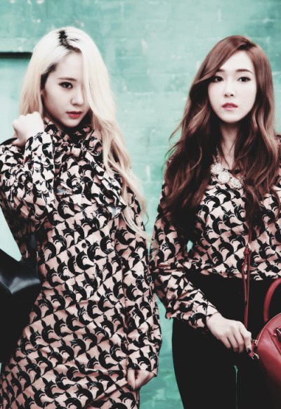 Jessica and Krystal （郑氏姐妹）