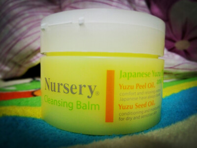 #安利种草##卸妆#Nursery 清新柚子味卸妆膏，125日代入手。和朋友一起买的，她要的橙子味，我要的柚子味，我试了她的，两个除了味道上有一点点差别，别的都一模一样，价钱也一样。刚打开时像冰淇淋一样好想吃，虽然…