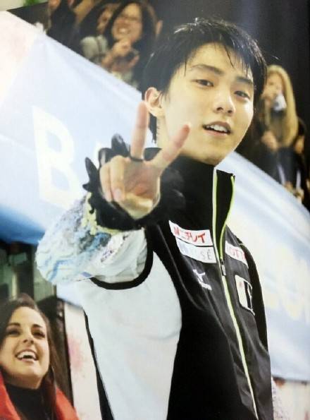 2015上海世锦赛后台等待的Yuzu.20岁也卖得了萌