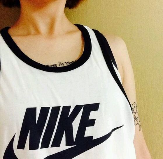 女头，nike