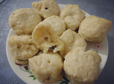 Crispy and fluffy buttermilk biscuits, loving it!