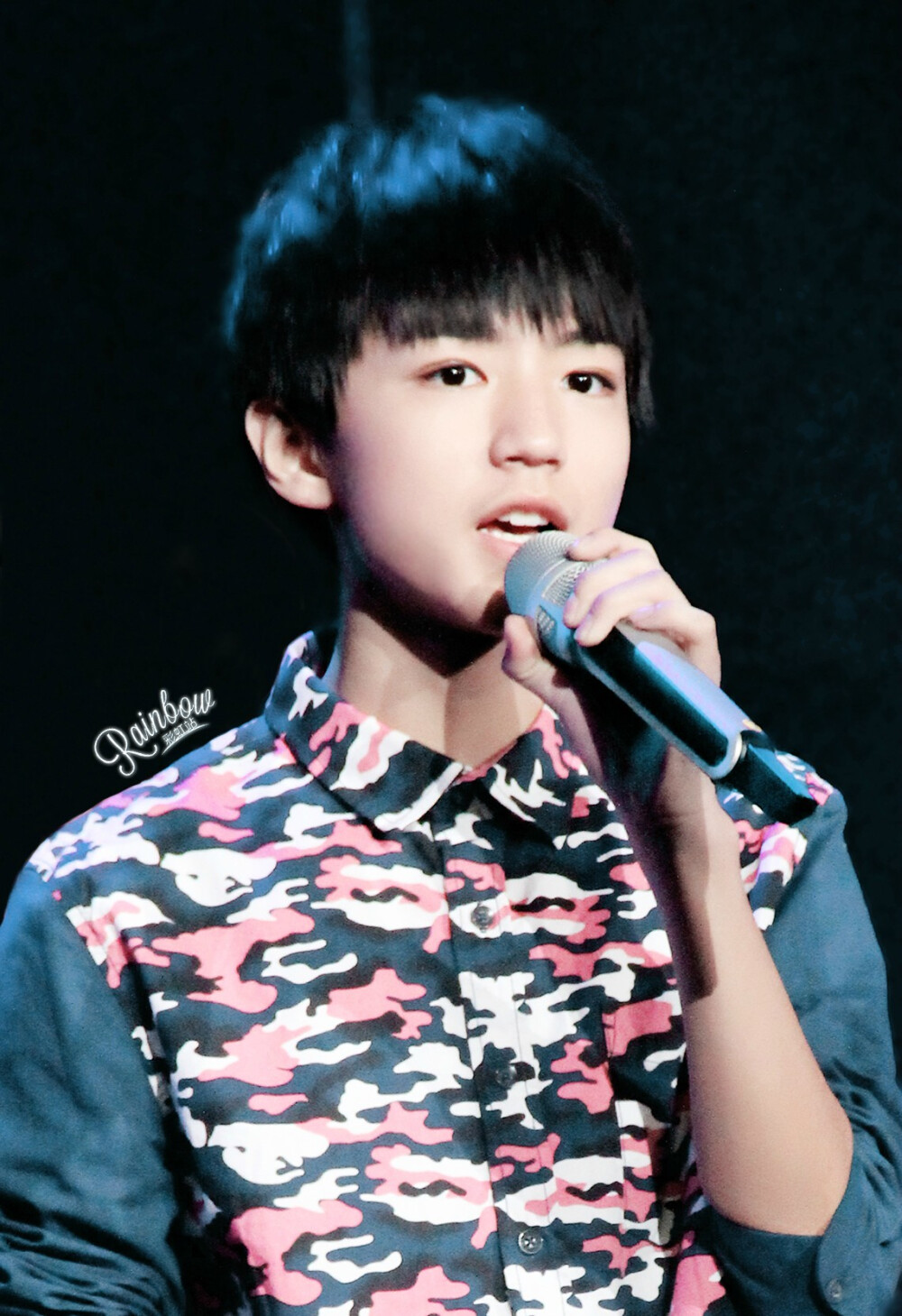 #王俊凯# #TFBOYS王俊凯# #TFBOYS# 150212湖南小年夜彩排 cr:Mercury_Rainbow王俊凯个站