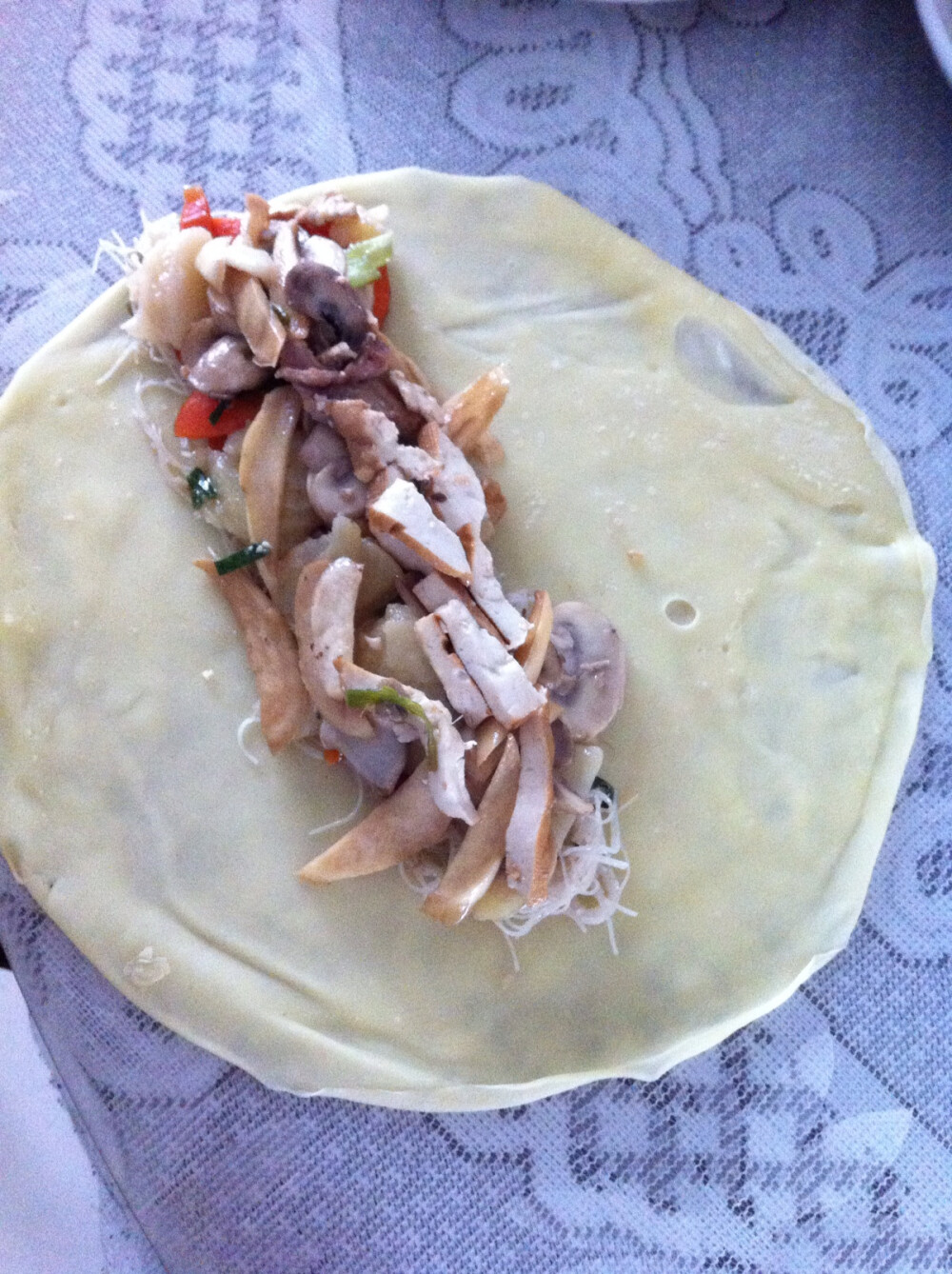 5月11日 这个方言叫麦油煎,就是把面粉糊在煎锅上摊一下,其实蛮简单的