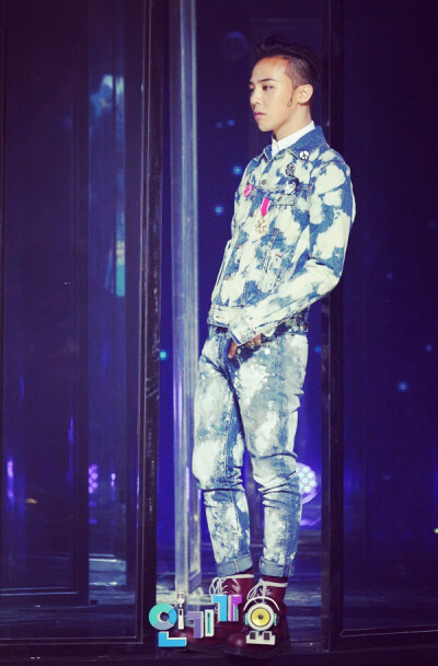 权志龙人气歌谣现场高清图