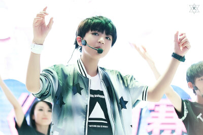 #王俊凯# #TFBOYS王俊凯# #TFBOYS# 140801上海 cj cr桐TongKay