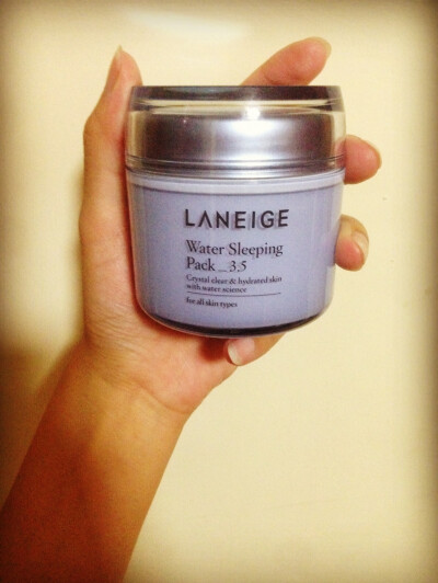 它家明星产品 朋友去韩国带回的 现在已经换包装了 结果容量减少了10毫升 坑啊 果然卖火了就要涨价