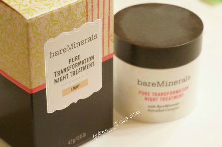 【种草。安利】#最爱用的底妆# Bareminerals夜间修复矿物粉，用了一段时间颇有好感。早起脸色不错，哪怕熬夜了也看起来很干净，肤质似乎更细腻一点。对闭口无效，但对红肿豆有相当不错的消炎效果，能瘪掉一些。比自家矿物粉底还要细一点，没道理，不过晚间卸妆后用可以伪装素颜骗骗单纯的直男。色号light适用人群最广