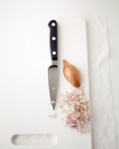 Paring Knife 削皮刀 图片出自：http://www.marthastewart.com/265875/paring-knife