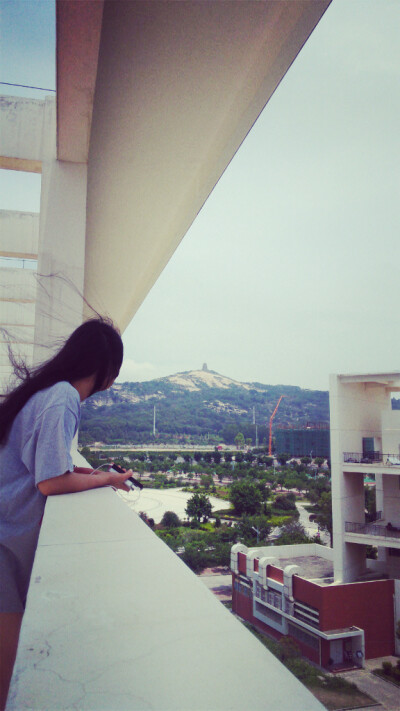 女生长发背影 意境 头像 壁纸