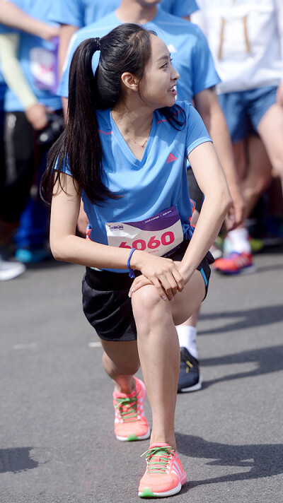 宋茜 150517 Adidas釜山MIRUN马拉松活动