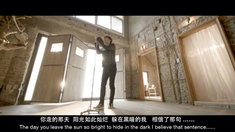  爱从来不能施舍，能施舍的，也能随时抽走。