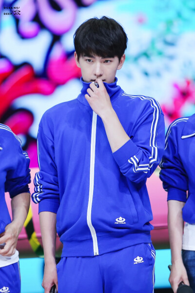 杨洋 150508快乐大本营 crlogo