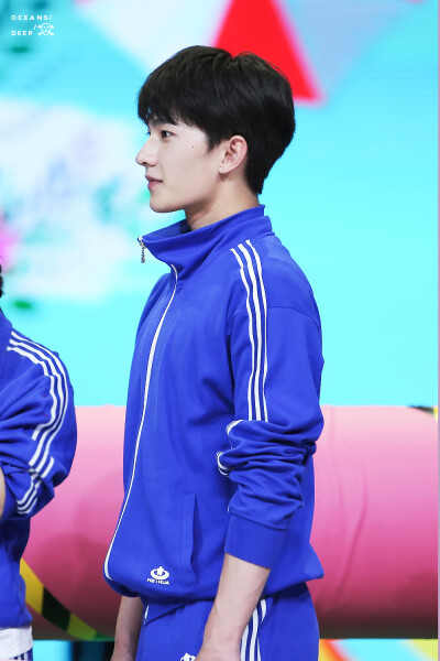 杨洋 150508快乐大本营 crlogo