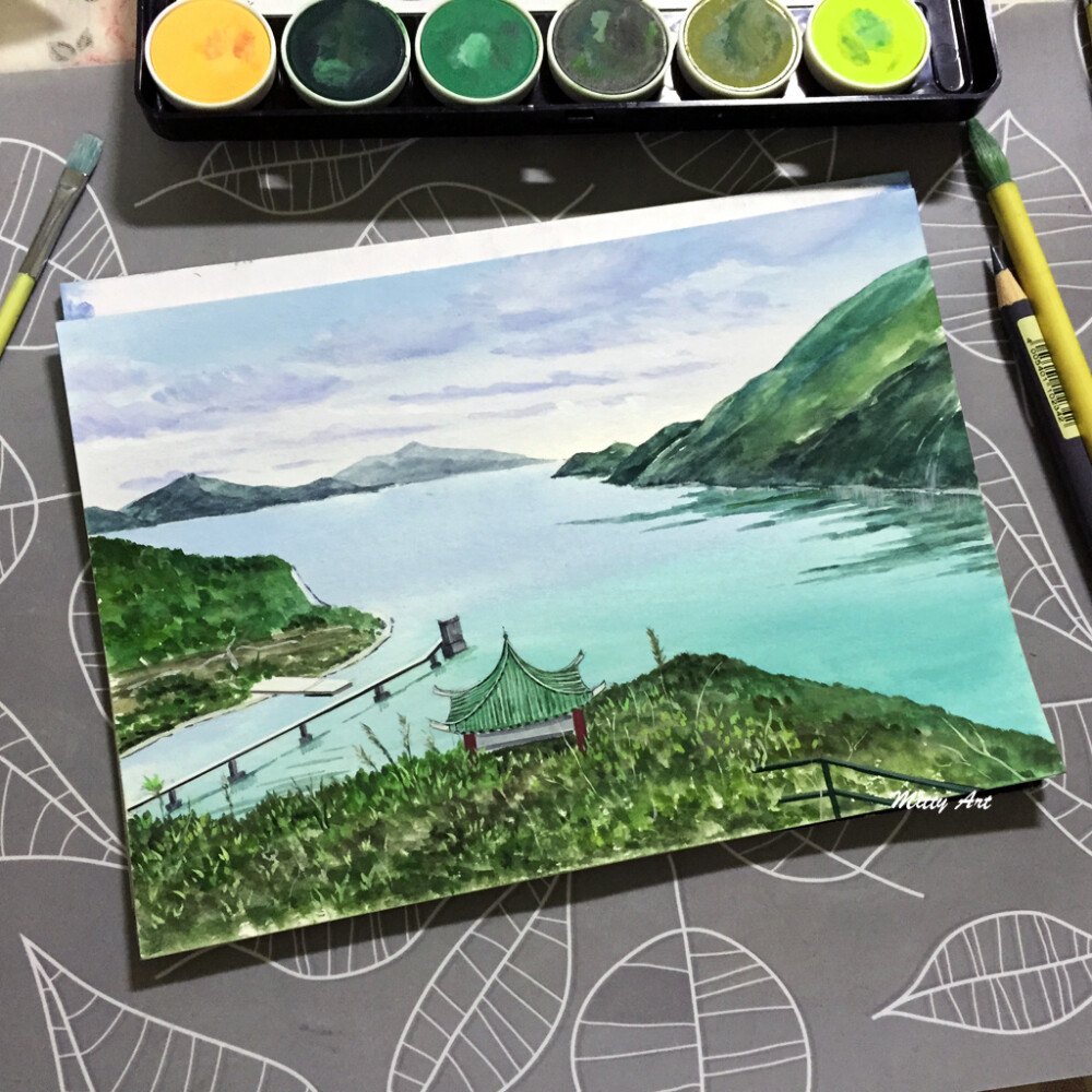 【新作品】南丫岛上美丽的风景，画着自己去过地方的风景真的别有滋味和乐趣，画的时候都会想起那天爬山的情景，超级热也很累，但努力没有白费，站的越高看到的风景也越美~