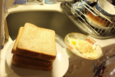 実撮影「現代和風、朝ご飯、大阪」目玉焼きなんて、ちょっと食えないね〜「みのり様」