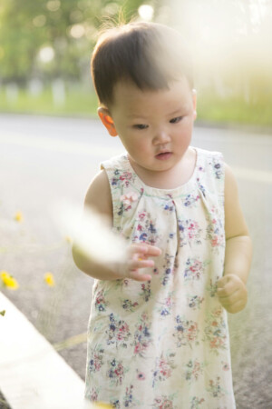 你的小眼睛里总有妈妈的笑。