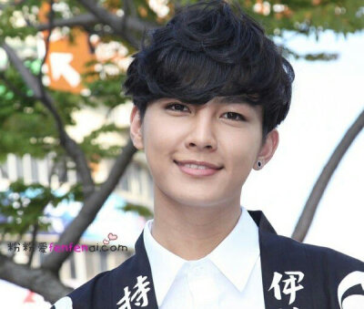 炎亞綸_Aaronyan 吴家那个炎二货！~\(≧▽≦)/~#炎亚纶#