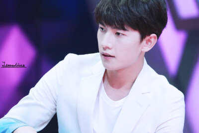 杨洋 150508快乐大本营 crlogo