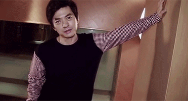 李健动图｜啵啵啵清华哥哥好帅呀我要晕倒啦