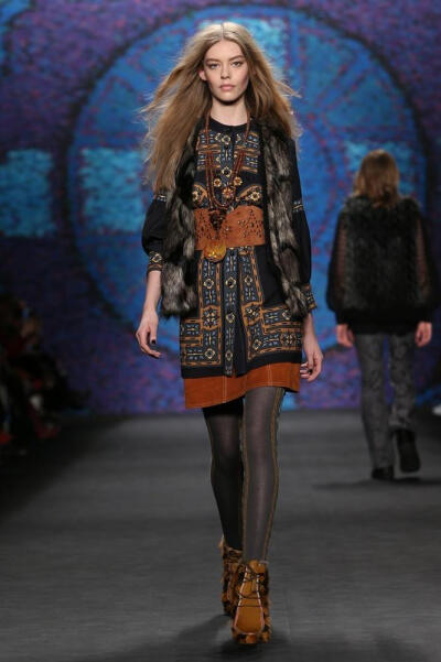 〔 Anna Sui 〕. . 波西米亚战斗女神。