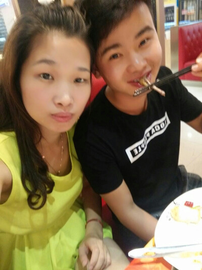 我们家猪猪说饿了。