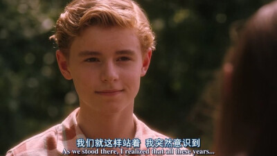 卡兰·麦克奥利菲（Callan McAuliffe），1995年1月24日出生于澳大利亚悉尼，演员。15岁处女作〔怦然心动〕哎呦我去，各种360°无死角，看的我鼻血横流春心荡漾，各种耍流氓~\(≧▽≦)/~原来心中童年里那个那个少年是真…