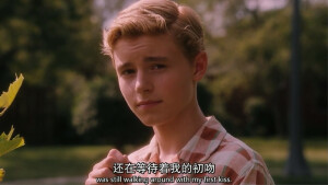 卡兰·麦克奥利菲（Callan McAuliffe），1995年1月24日出生于澳大利亚悉尼，演员。15岁处女作〔怦然心动〕哎呦我去，各种360°无死角，看的我鼻血横流春心荡漾，各种耍流氓~\(≧▽≦)/~原来心中童年里那个那个少年是真的存在的。