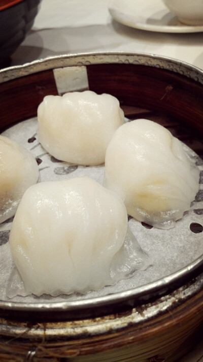 HK——稻香超级渔港，吃过最不好吃的虾饺。皮太厚，还是厦门潮福城的好吃。