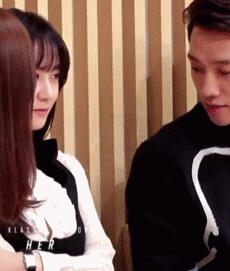 Krystal郑秀晶&amp;amp;rain《对我而言可爱的她》发布会上到底谁是“汉子”