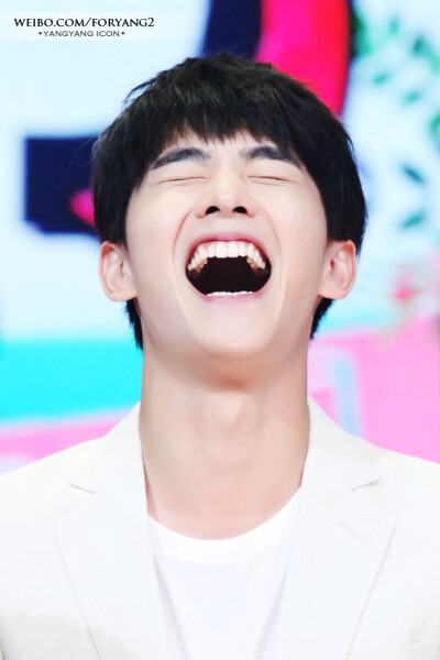 杨洋 快乐大本营 crlogo