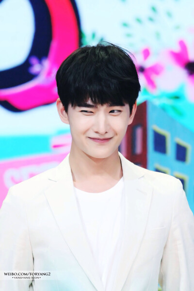 杨洋 快乐大本营 crlogo