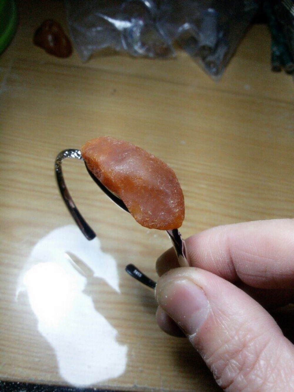 手工制作琥珀手镯