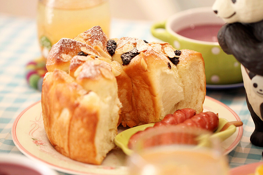 炼奶面包撕着吃