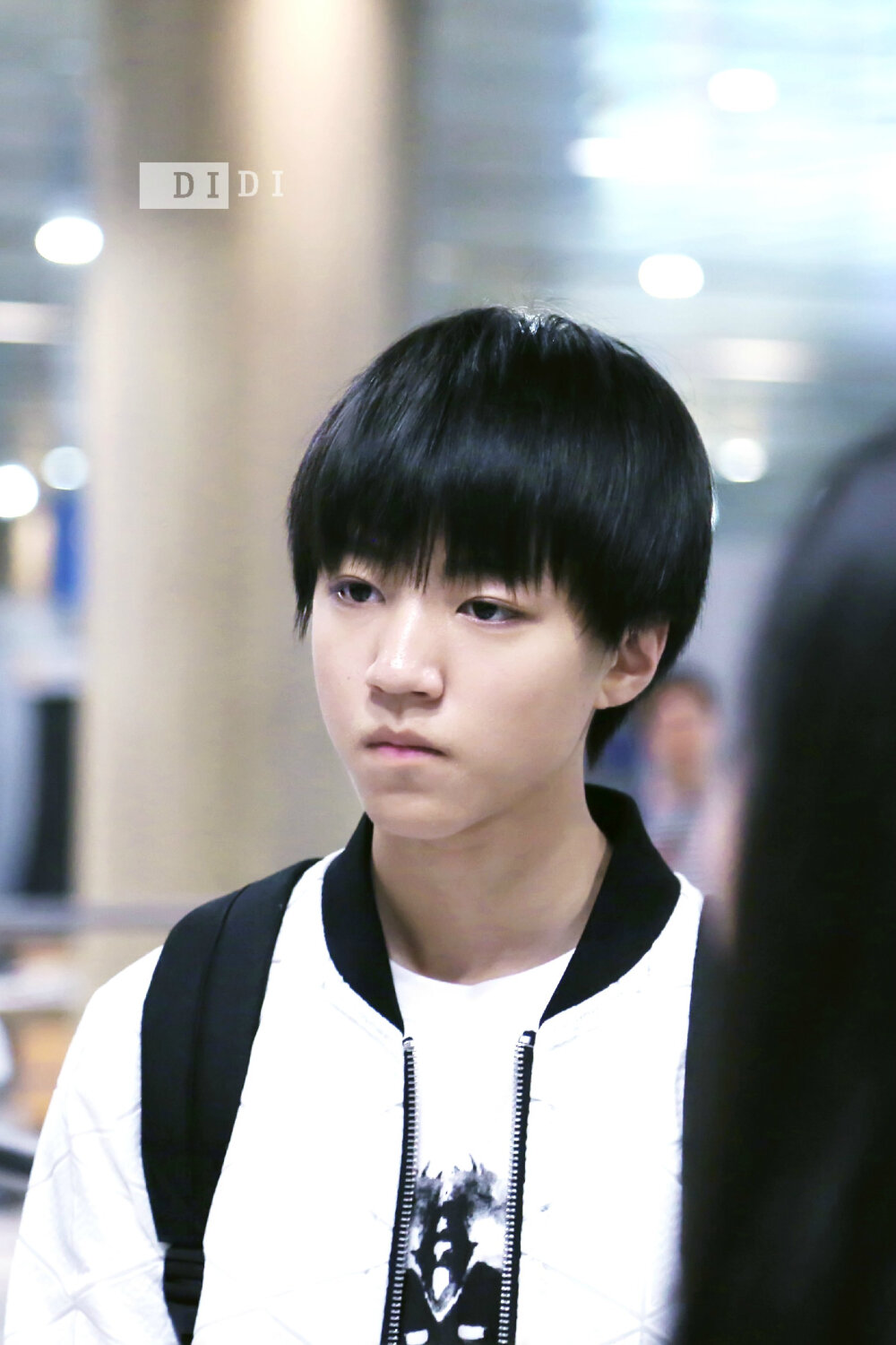 #王俊凯# #TFBOYS王俊凯# #TFBOYS:150516 重庆至首尔cr：对青椒有执念的_Didi