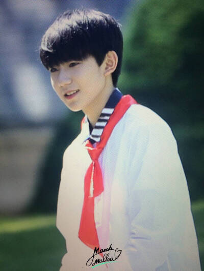 #TFBOYS颜值担当王源# 学长请和我谈恋爱