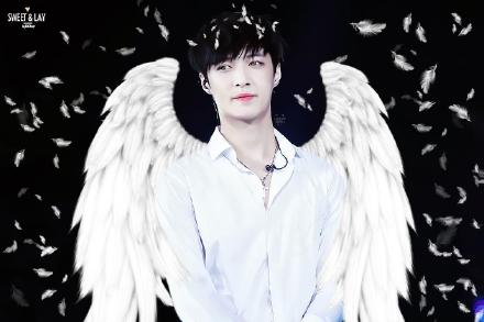 #EXO #Angel √ # Call me baby? ?.張藝興_LAY