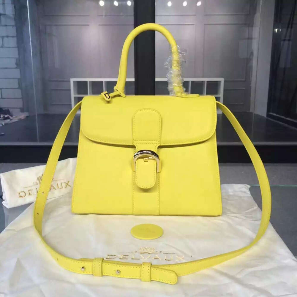 Delvaux 百年传承工艺不改‼️包型可以用无敌形容比利时皇家御用女包依然时尚前卫➰一只包包 百变造型它完全容纳了传统经典复古包的所有优点甚至很诚恳的在包的容量上也做足了功夫没有哪个智慧女人不爱它现货28*11.5*22cm