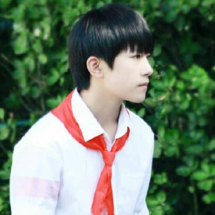 易烊千玺 白衬衫 红领巾 mv拍摄 tfboys #少年盛世#