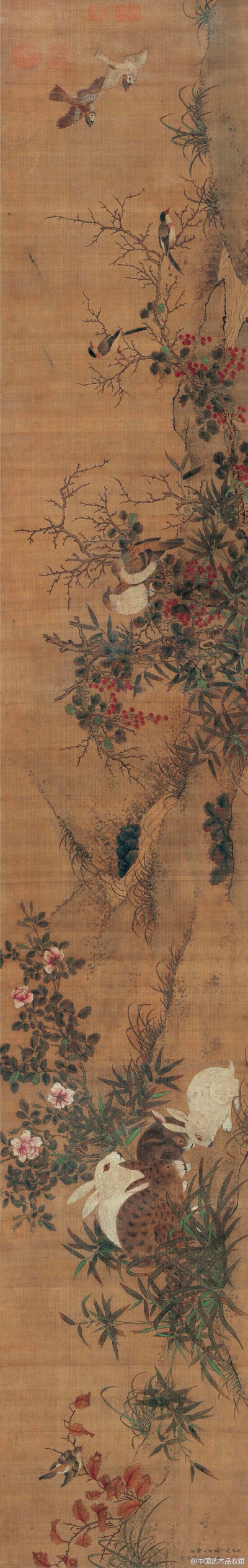 【 清 余省 《仿刘永年茶竹雀兔图》 】卷，绢本设色，35×216cm，1742年作。 款识：“乾隆七年春臣余省奉勅恭临刘永年笔。” 题跋：“余省常熟人，乾隆初祗候内庭，善作花鸟虫鱼。曾受业于蒋南沙，得其动植之妙。”