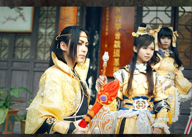  cn: 鲤末 藏剑 cn: 咪吱小乌龙 藏剑 cn: 东方破晓 藏剑 cn: 辉夜 藏剑 cn: 小瑶 藏剑 cn: 珧绎 藏剑 cn: 傀儡 叶英 cn: 风月的备用账号 藏剑 cn: 安西千岁 staff摄影：老妖化妆：安西千岁后期：老妖 安西千岁协力：冥月鬼姬