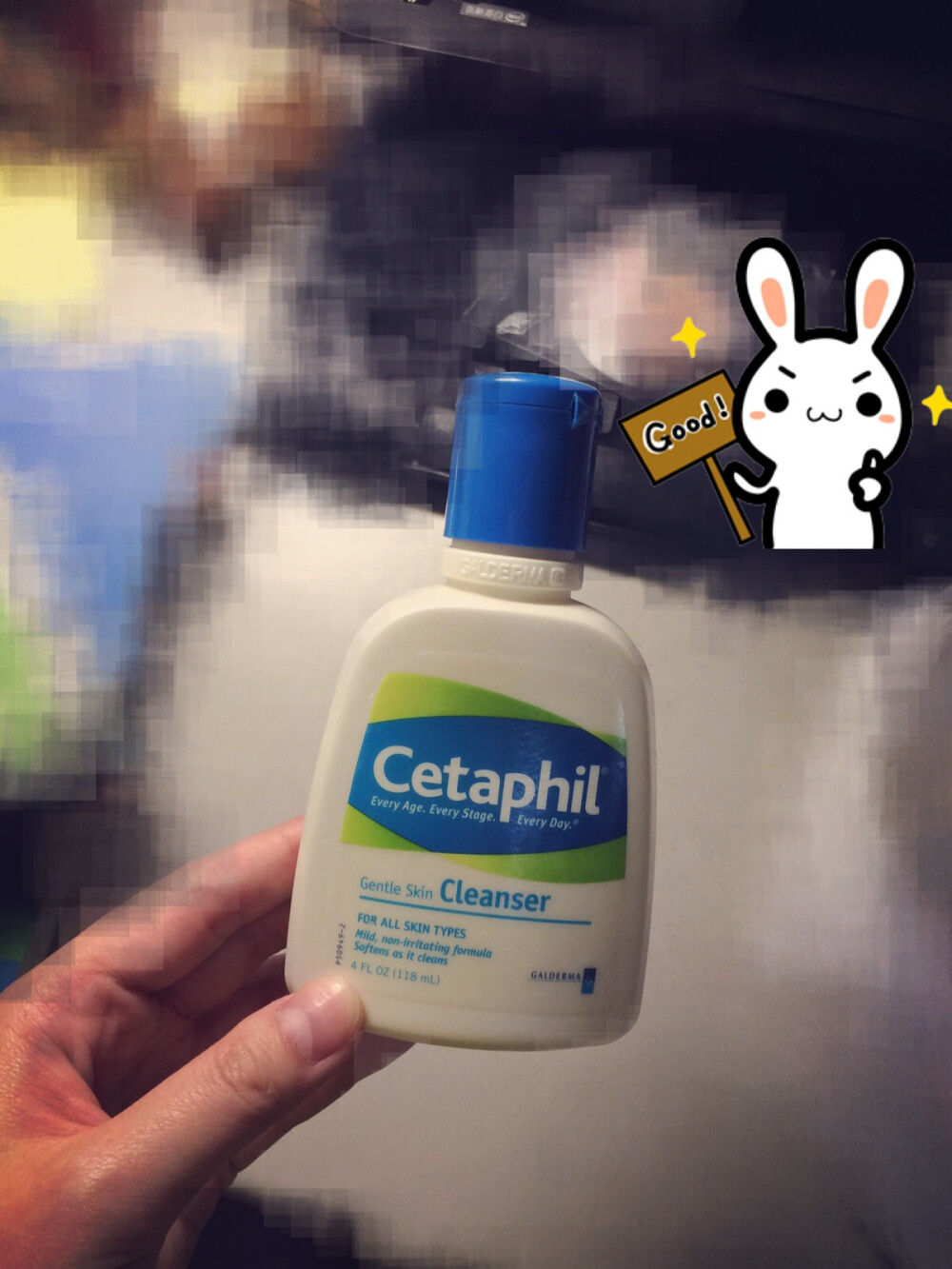 #安利好货#Cetaphil洗面奶。最爱的洗面奶！裂墙推荐！！！平价好用！质地温和，但也能洗掉彩妆！它还可以干洗，所以也不用担心冲不干净有残留(￣▽￣)已经用完两瓶了，无限回购！