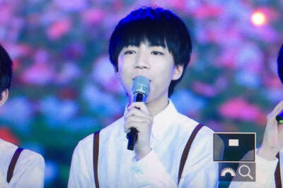 TFBOYS王俊凯 摊开手把所有的失落轻轻藏在背后 给我你的光荣 cr logo