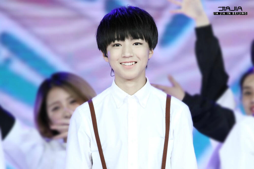 #王俊凯# #TFBOYS王俊凯# #TFBOYS# 150528六一晚会 cr 镓镓IN北京 