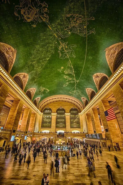 美国纽约的中央火车站，这里是车站，是公共艺术馆，是著名景点，是诸多电影的取景地。
