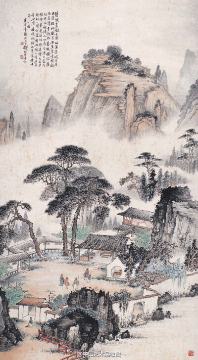 【 钱松岩 《松阁访友图》】纸本设色，174.5×96cm，1940年作。款识：碧波苍巘之间，林薄萧摵，苔石幽深，拓地数弓，安置草堂，闭关而居，读书饮水，豢鹤种松，尘纷所不能扰也。扣扃不速之客，其唯有岩叟溪侣特来谭玄…