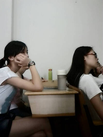 被拍到认真听讲