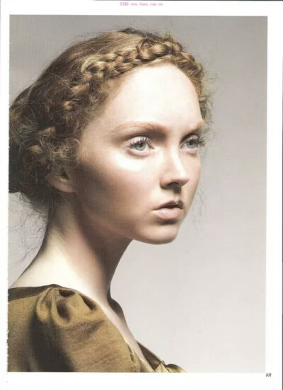 #Lily Cole#娃娃脸英国模特，哥特式风格