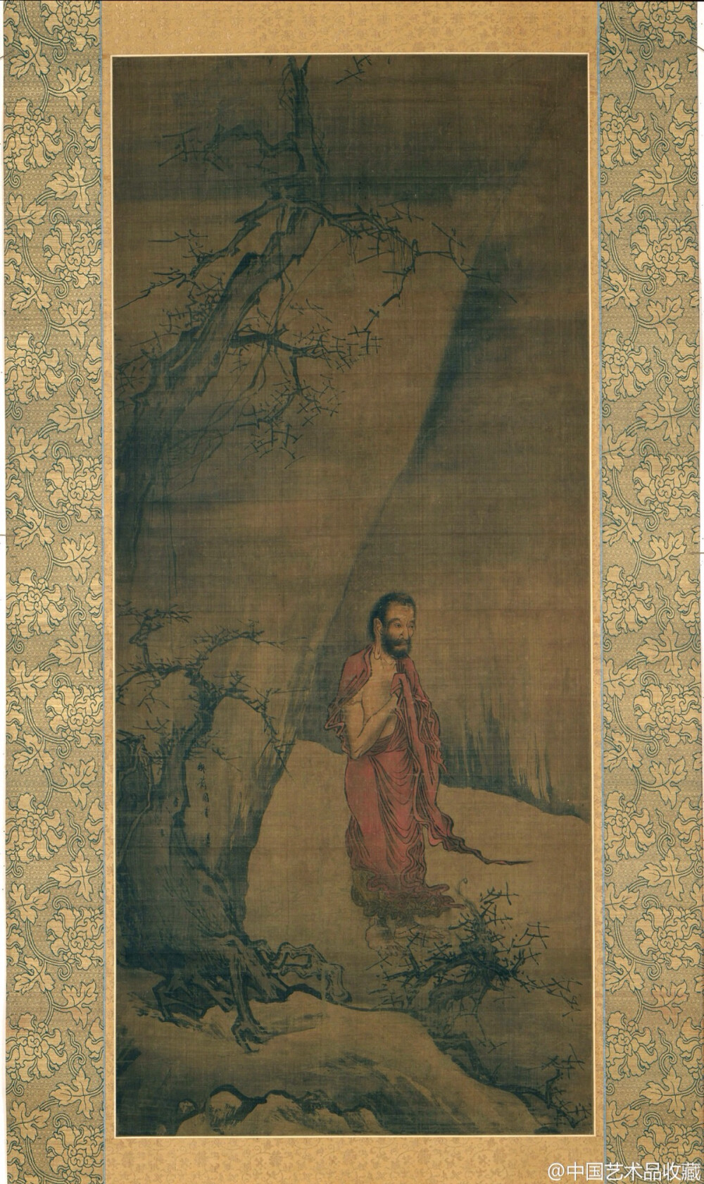  【南宋 梁楷 《释迦出山图》 】轴，绢本设色，117.6×52cm，东京国立博物館。描绘的是经过长久修行仍未悟道的释迦出山的情景，精细而写实的人物表现极为秀逸。落款为“御前图画 梁楷&amp;quot;，说明此画系梁楷在宫廷所作。衣纹线条劲利，人物神情刻画尤见功力；苍幹枯枝，用笔劲硬，很好地烘托了环境。