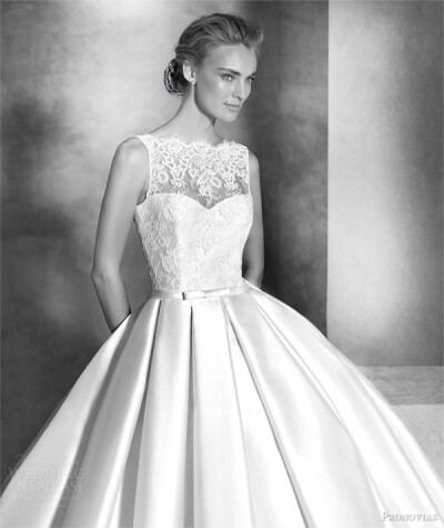 西班牙国宝级婚纱品牌Pronovias 发布旗下 Atelier Pronovias 2016春夏高定婚纱系列，本季婚纱设计新颖、美观大方，手工打造的婚纱更显奢华高贵。