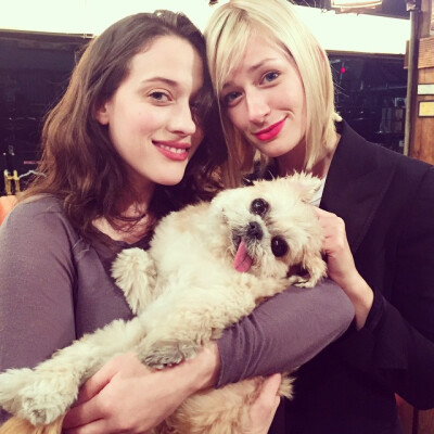 Kat Dennings 凯特·戴琳斯 Beth Behrs 贝丝·比厄